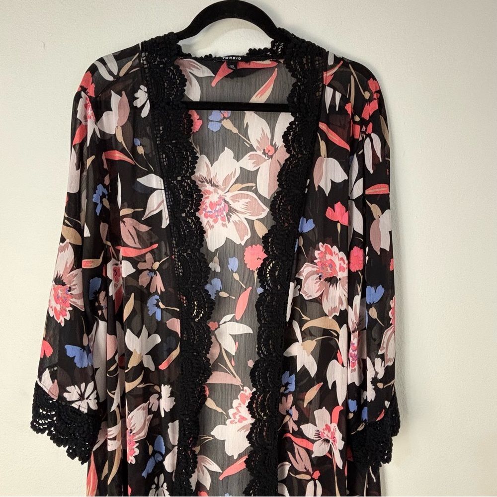 Torrid 1/2 Black Floral Asian Print Lace Trim Kimono Dark Cottagecore Romantic - Picture 10 of 13